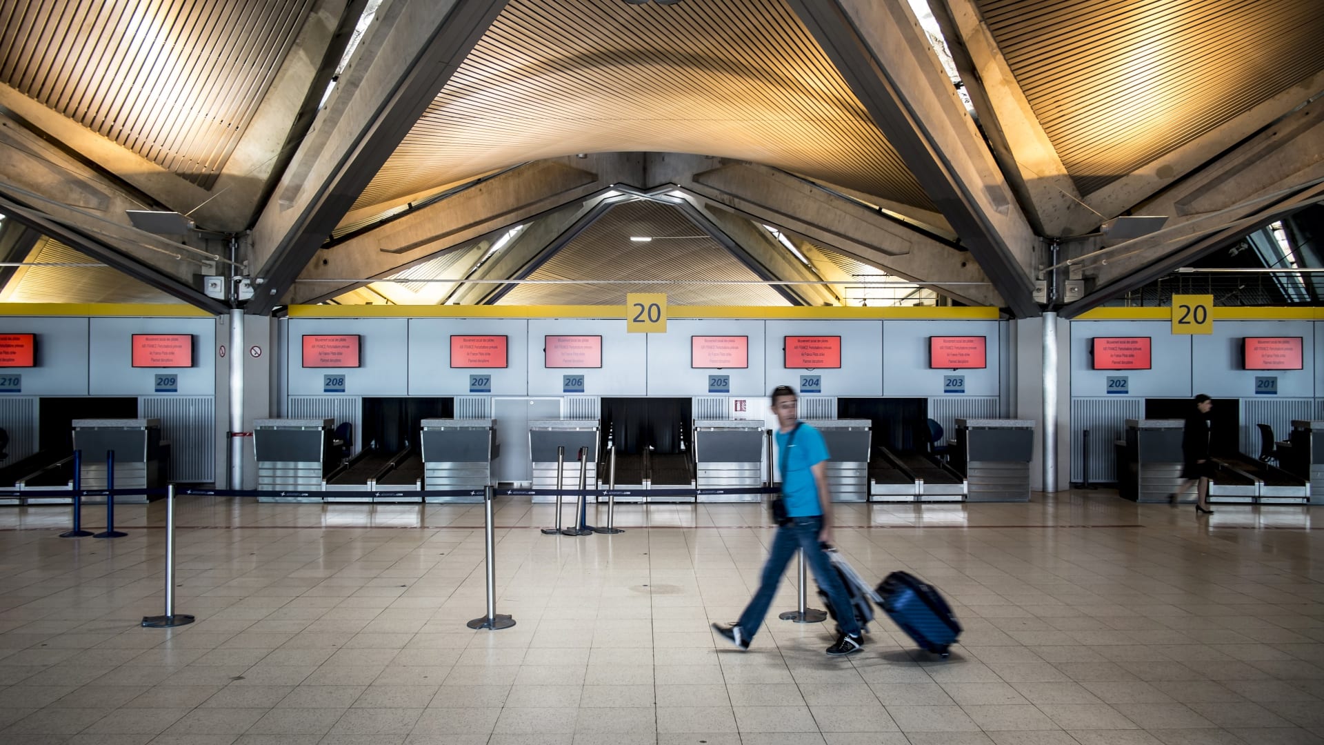 ماذا يعني Boarding في المطار؟