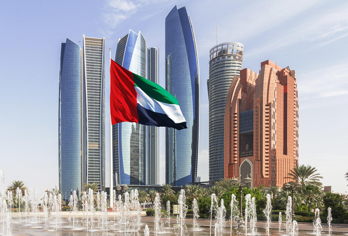 كم سعر تأشيرة الإمارات 5 سنوات والفئات المسموح لها