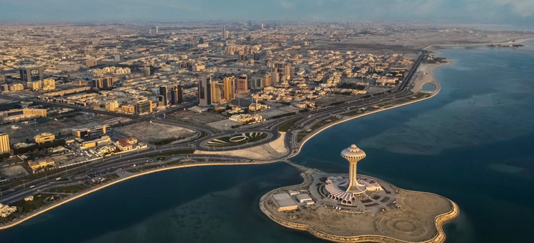 كم تبعد الظهران عن الخبر